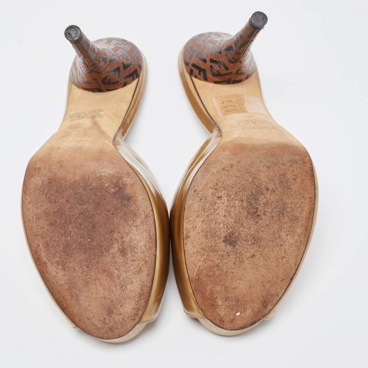 Pre Owned Fendi Gold Patent Leather Peep Toe Slides Size 36