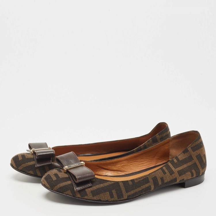 مملوكة مسبقًا Fendi Tobacco Zucca Canvas and Leather Bow Detail Ballet Flats Size 37