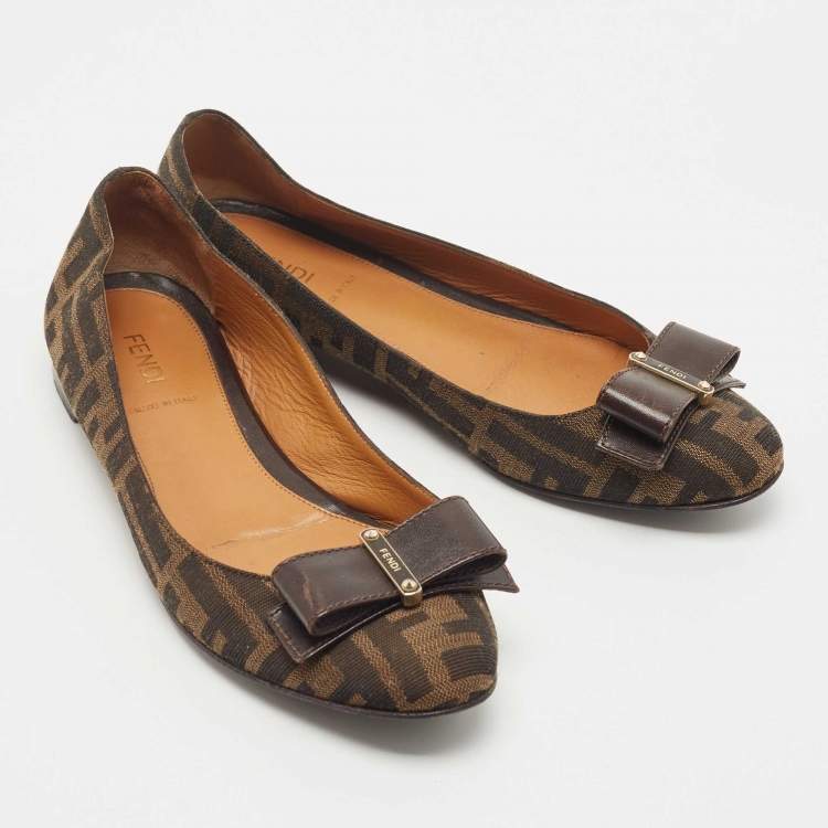 مملوكة مسبقًا Fendi Tobacco Zucca Canvas and Leather Bow Detail Ballet Flats Size 37