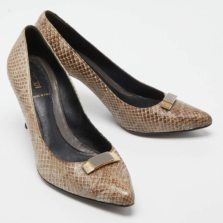 Pre Owned Fendi Beige/Brown Watersnake Leather Pointed Toe Pumps Size 39.5