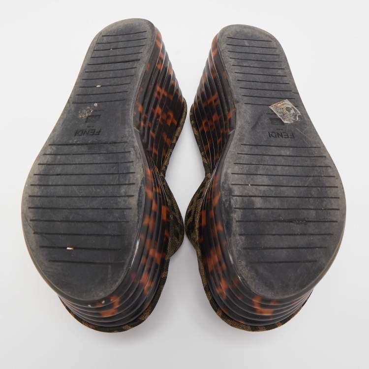 Pre Owned Fendi Brown/Green Zucca Canvas Promenade Wedge Platform Slide Sandals Size 39