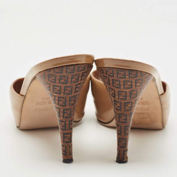 Pre Owned Fendi Brown Patent Leather Zucca Print Heel Peep Toe Slide Sandals Size 39.5