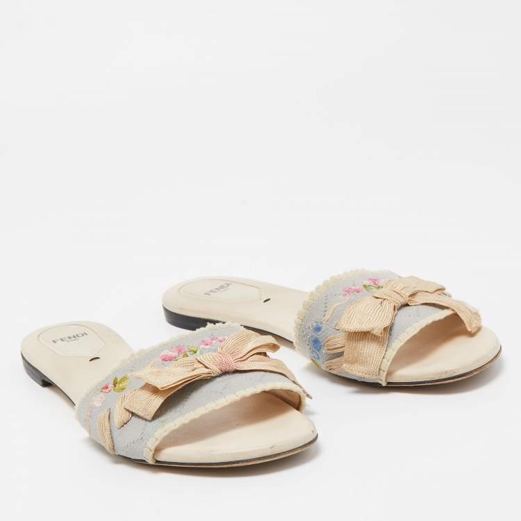 مملوكة مسبقًا Fendi Cream Flower Embroidered Bow Embellished Flat Slides Size 39.5