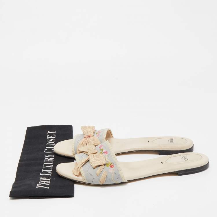 مملوكة مسبقًا Fendi Cream Flower Embroidered Bow Embellished Flat Slides Size 39.5