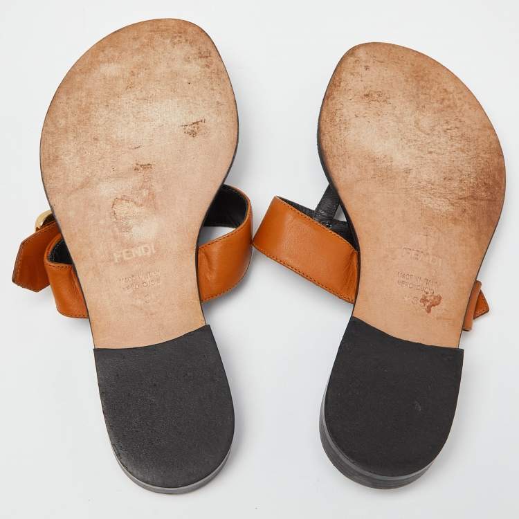 Pre Owned Fendi Brown/Black Leather Buckle Thong Slide Flats Size 35