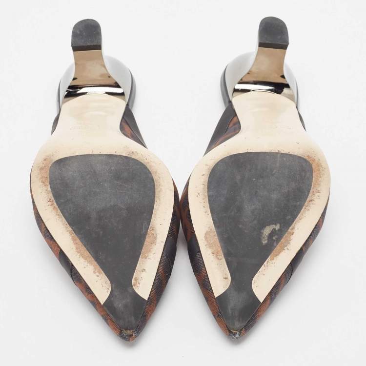 مملوكة مسبقًا Fendi Brown/Black Zucca Mesh and Leather Colibri Mules Size 36.5