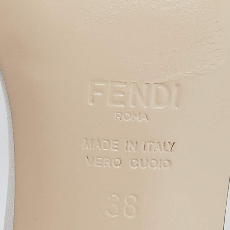 مملوكة مسبقًا Fendi White/Black Leather Block Heel Ankle Strap Sandals Size 38