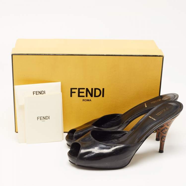 مملوكة مسبقًا Fendi Black Patent Leather Peep Toe Platform Slide Sandals Size 39