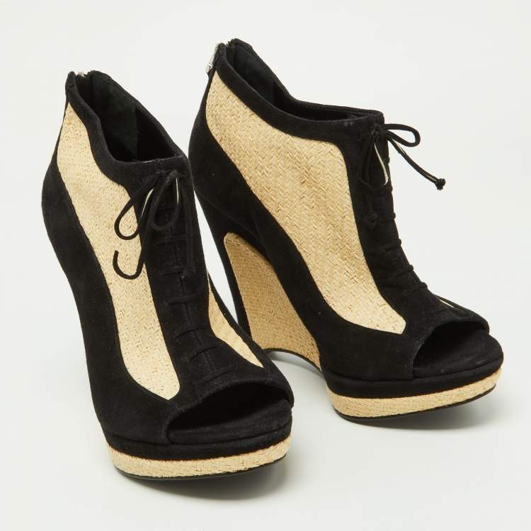 مملوكة مسبقًا Fendi Black/Beige Suede and Raffia Wedge Peep Toe Booties Size 37