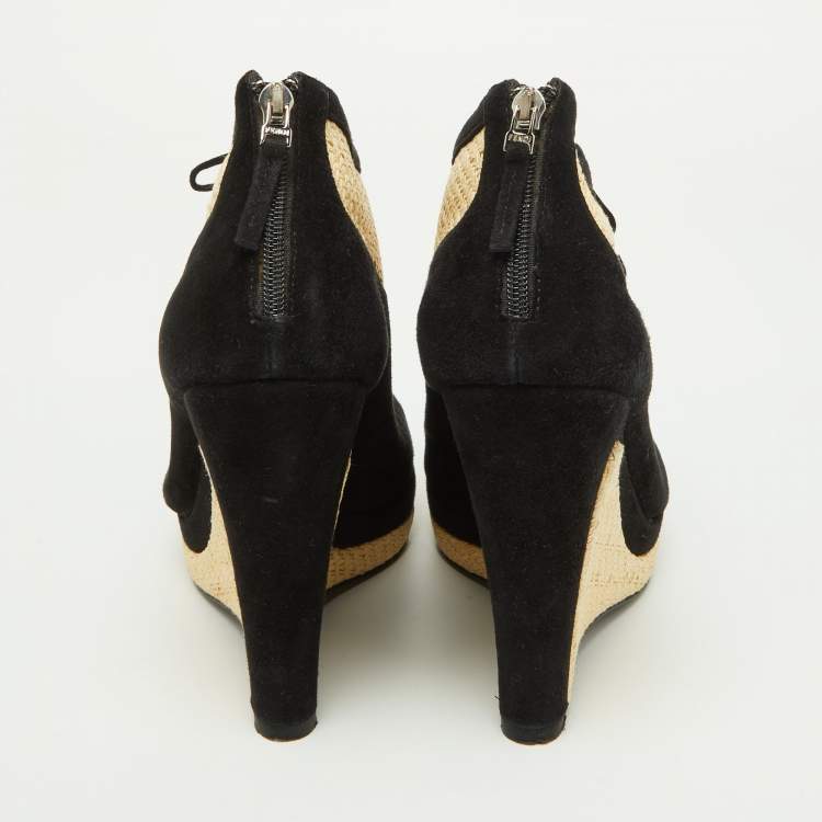 مملوكة مسبقًا Fendi Black/Beige Suede and Raffia Wedge Peep Toe Booties Size 37