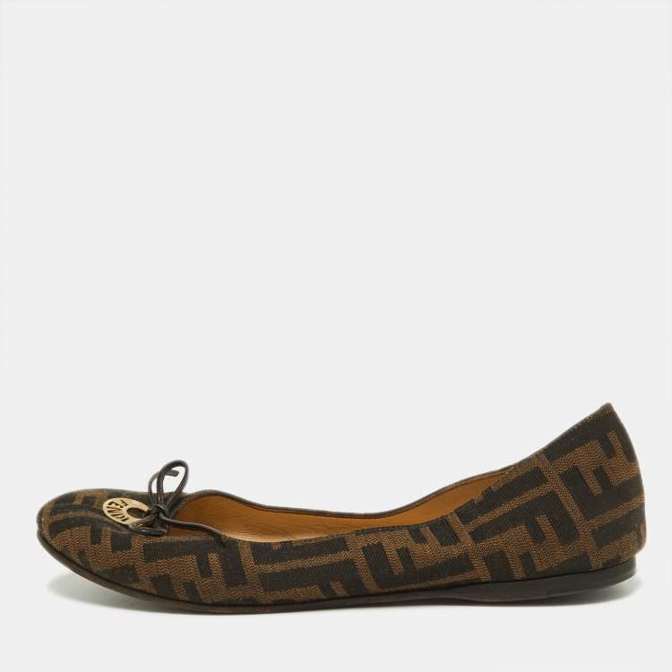 مملوكة مسبقًا Fendi Tobacco Zucca Canvas Logo Bow Ballet Flats Size 38