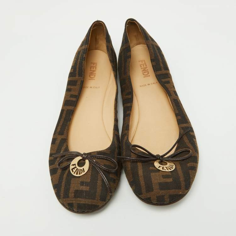 مملوكة مسبقًا Fendi Tobacco Zucca Canvas Logo Bow Ballet Flats Size 38