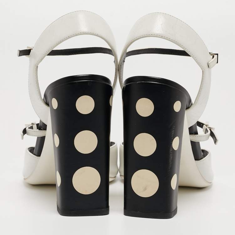 مملوكة مسبقًا Fendi Black/White Leather Ankle Strap Sandals Size 38.5