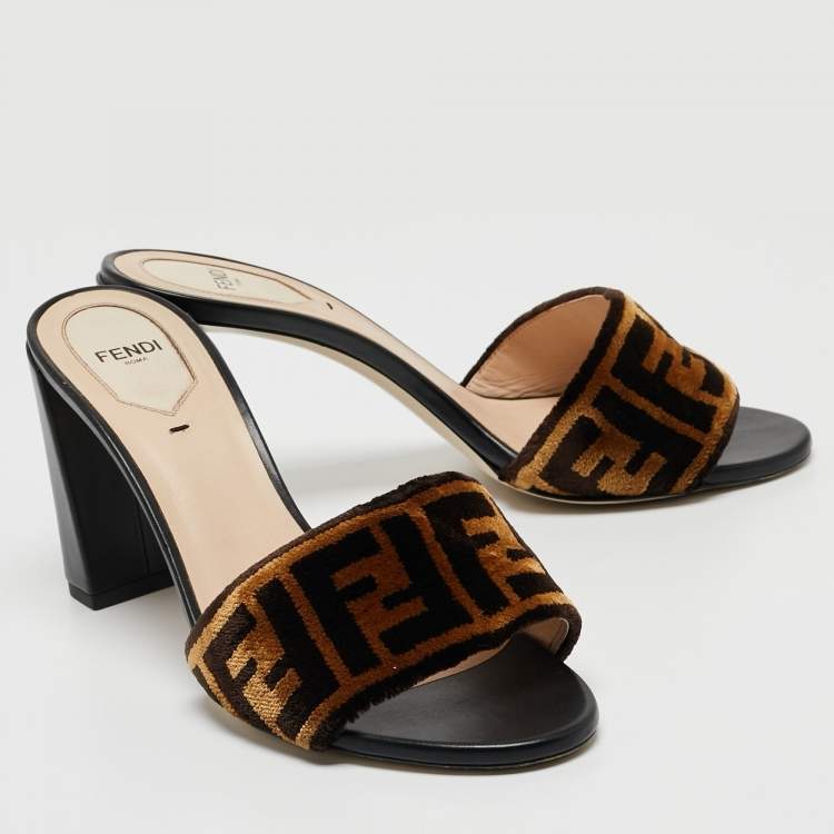 Pre Owned Fendi Brown/Beige Zucca Velvet Slide Sandals Size 39