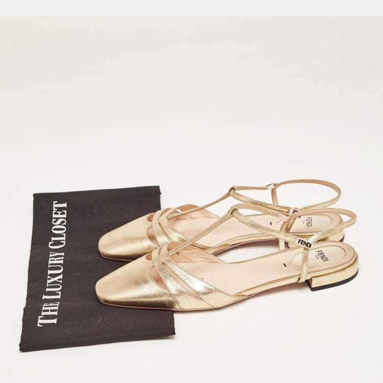 مملوكة مسبقًا Fendi Gold Leather T-Strap Flat Sandals Size 38