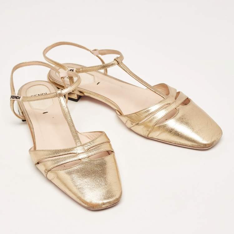 مملوكة مسبقًا Fendi Gold Leather T-Strap Flat Sandals Size 38