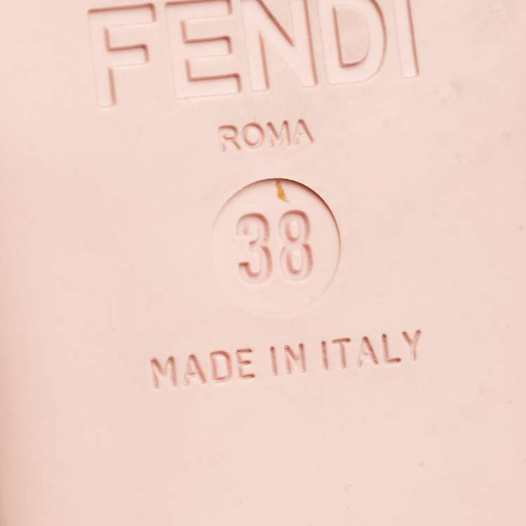 مملوكة مسبقًا Fendi Gold Leather T-Strap Flat Sandals Size 38