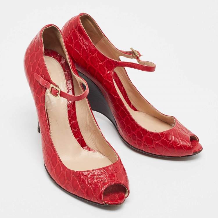 Pre Owned Fendi Red Croc Embossed Leather Peep Toe Wedges Pumps Size 39.5