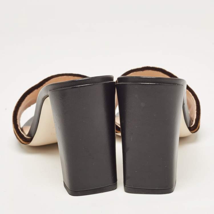 مملوكة مسبقًا Fendi Brown Velvet Slide Sandals Size 41