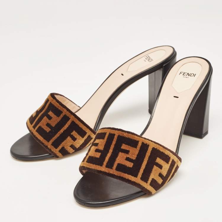 مملوكة مسبقًا Fendi Brown Velvet Slide Sandals Size 41