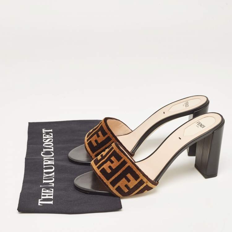 مملوكة مسبقًا Fendi Brown Velvet Slide Sandals Size 41