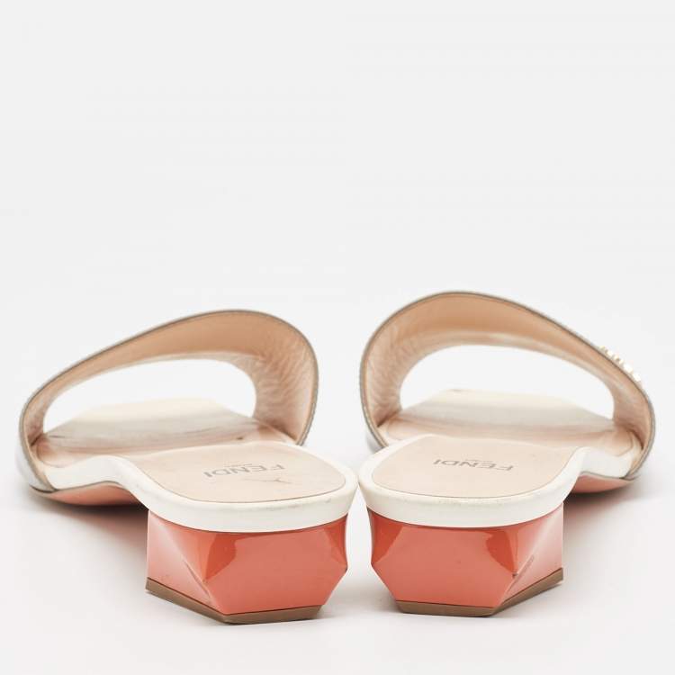 Pre Owned Fendi Grey Patent Leather Slide Sandals Size 40
