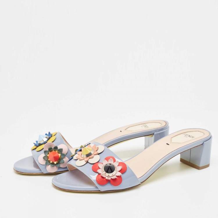 مملوكة مسبقًا Fendi Blue Patent Leather Flowerland Slide Sandals Size 38.5