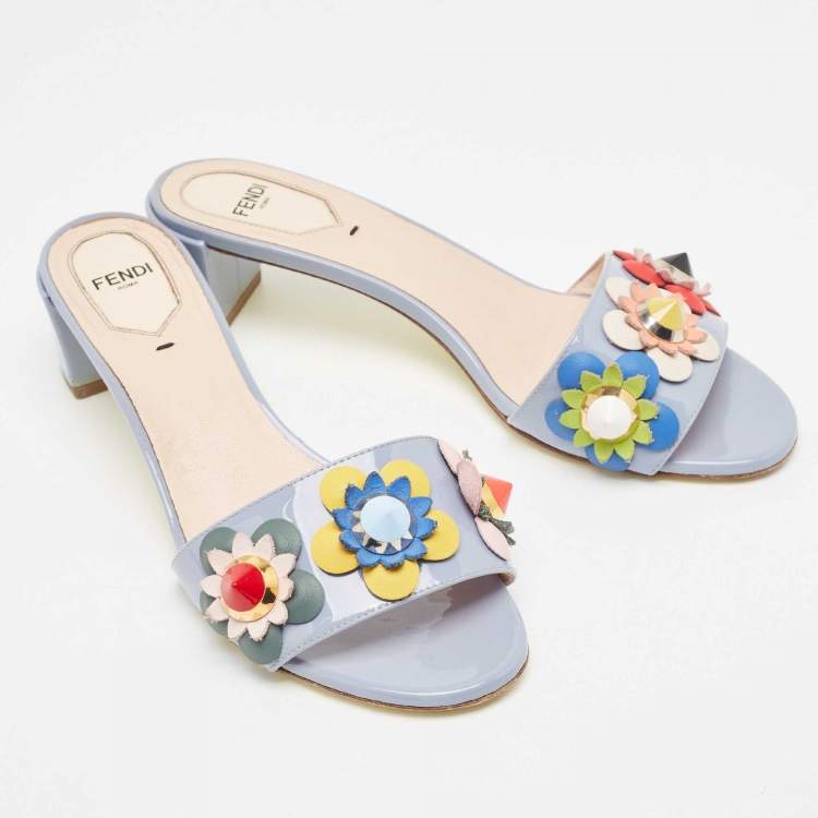 مملوكة مسبقًا Fendi Blue Patent Leather Flowerland Slide Sandals Size 38.5