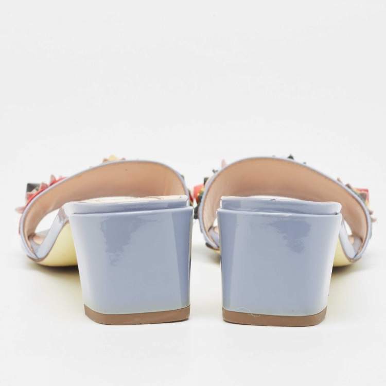 مملوكة مسبقًا Fendi Blue Patent Leather Flowerland Slide Sandals Size 38.5