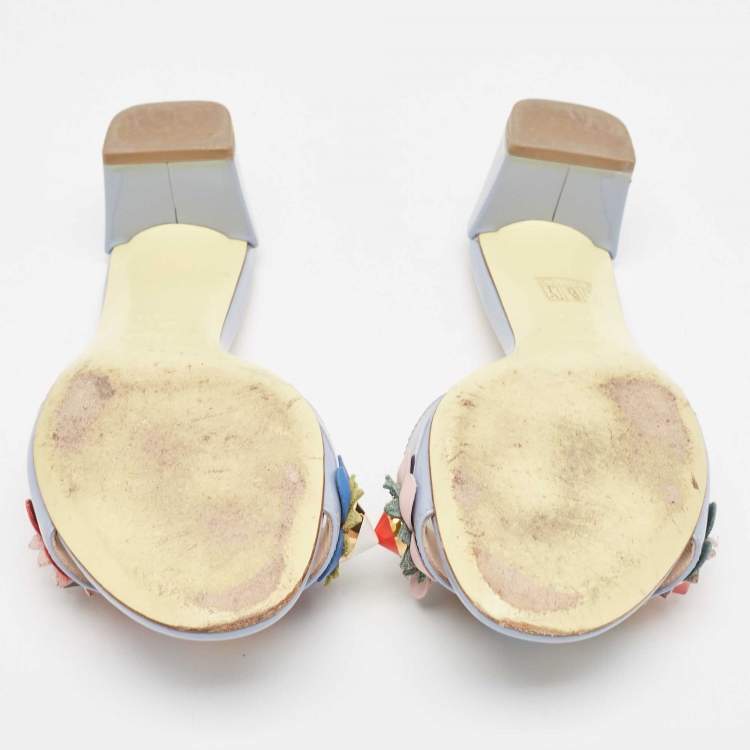 مملوكة �مسبقًا Fendi Blue Patent Leather Flowerland Slide Sandals Size 38.5