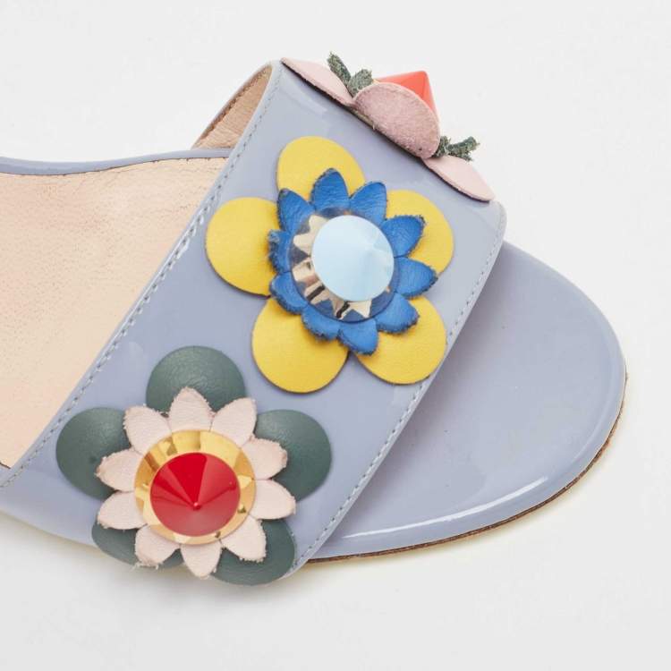 مملوكة مسبقًا Fendi Blue Patent Leather Flowerland Slide Sandals Size 38.5