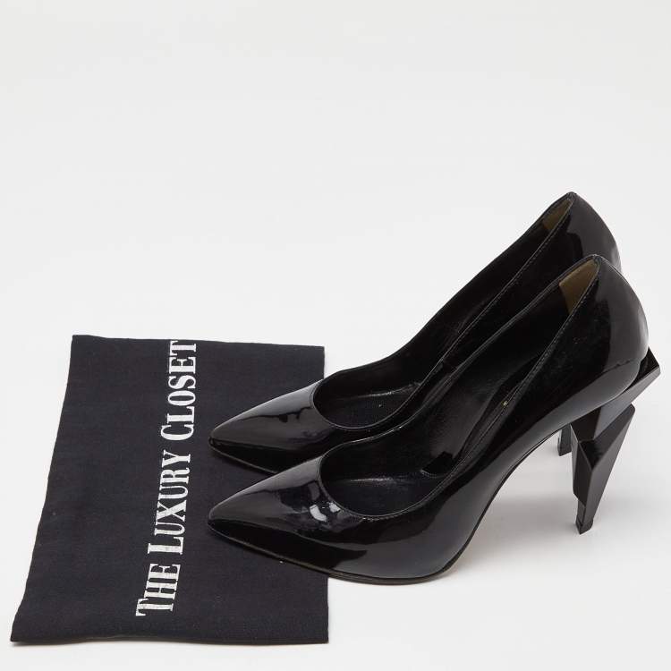 مملوكة مسبقًا Fendi Black Patent Leather Pointed Toe Pumps Size 37
