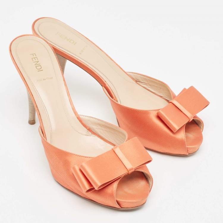 Pre Owned Fendi Orange Satin Bow Slide Sandals Size 40.5