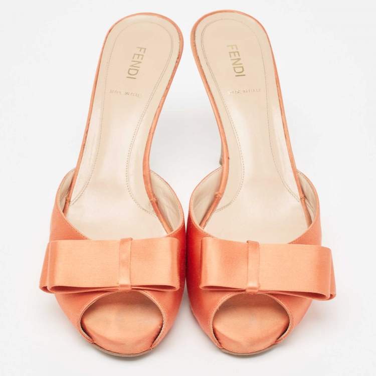 Pre Owned Fendi Orange Satin Bow Slide Sandals Size 40.5