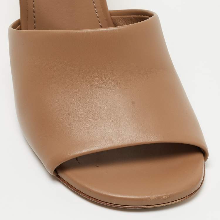 Pre Owned Fendi Beige Leather Fendi First Slide Sandals Size 38
