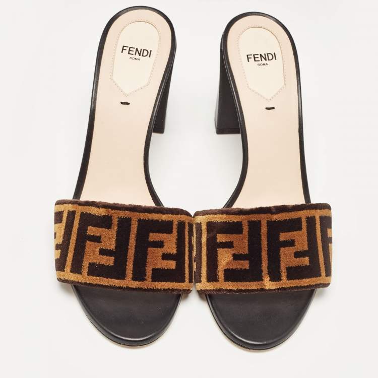Pre Owned Fendi Brown/Beige Zucca Velvet Slide Sandals Size 39.5