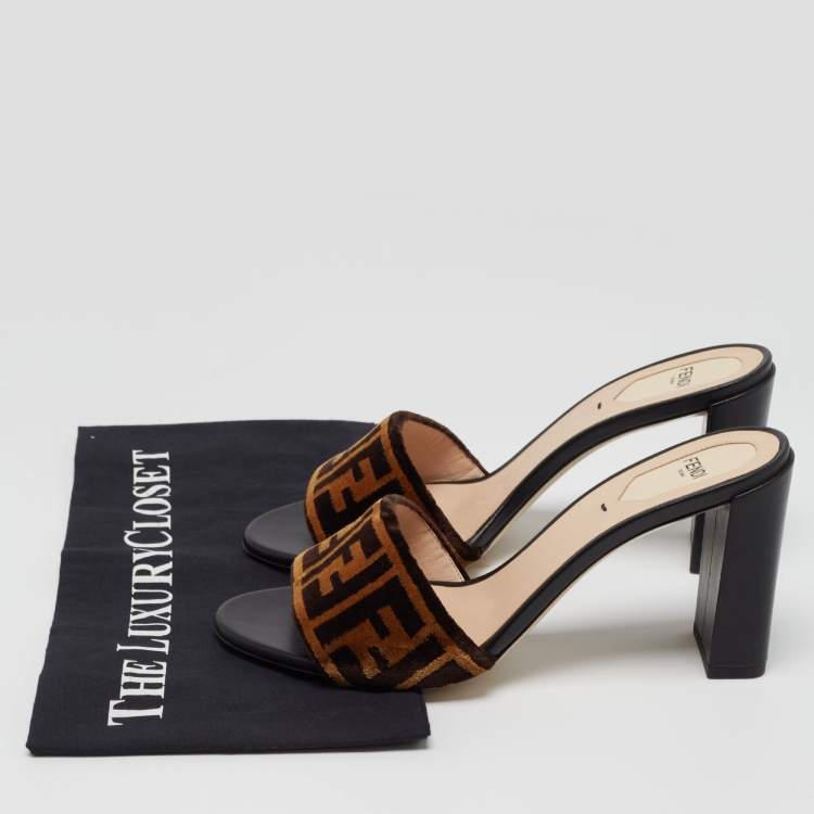 Pre Owned Fendi Brown/Beige Zucca Velvet Slide Sandals Size 39.5