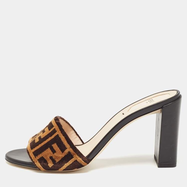 Pre Owned Fendi Brown/Beige Zucca Velvet Slide Sandals Size 39.5
