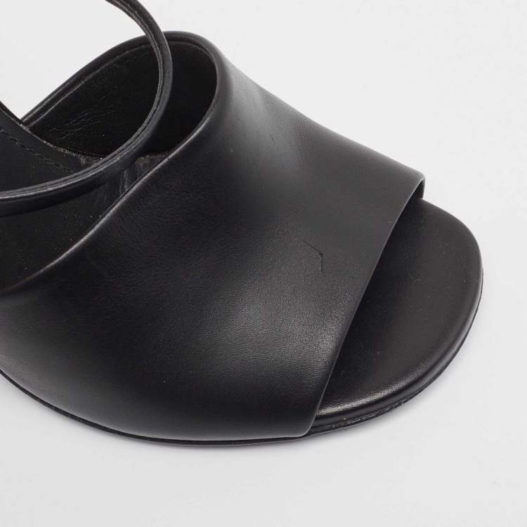 Pre Owned Fendi Black Leather Fendi First Slide Sandals Size 37