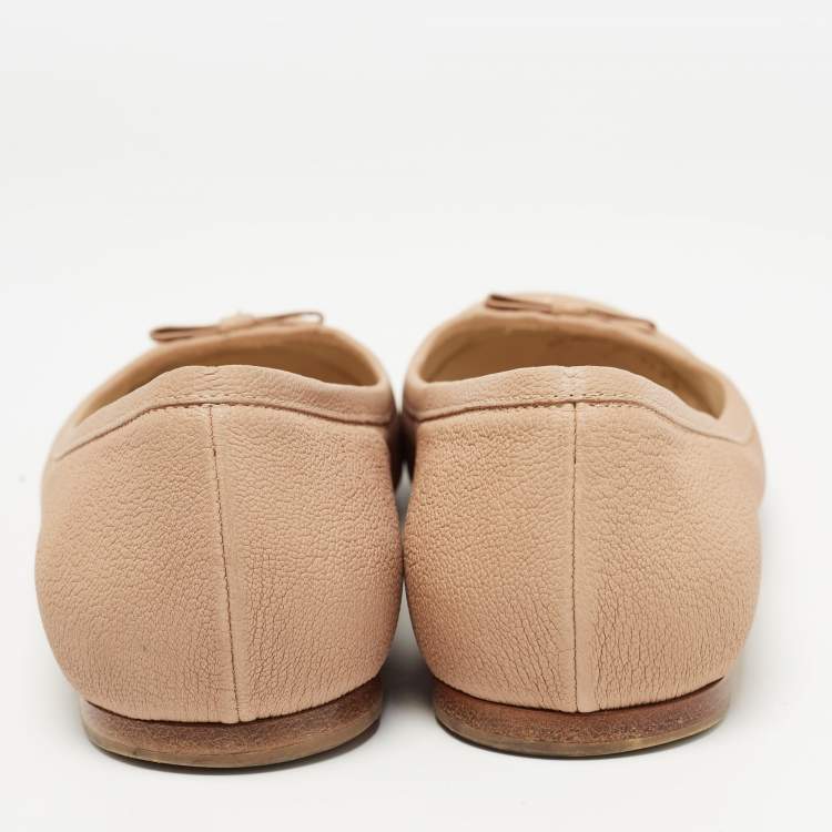 Pre Owned Fendi Beige Leather Ballet Flats Size 38.5
