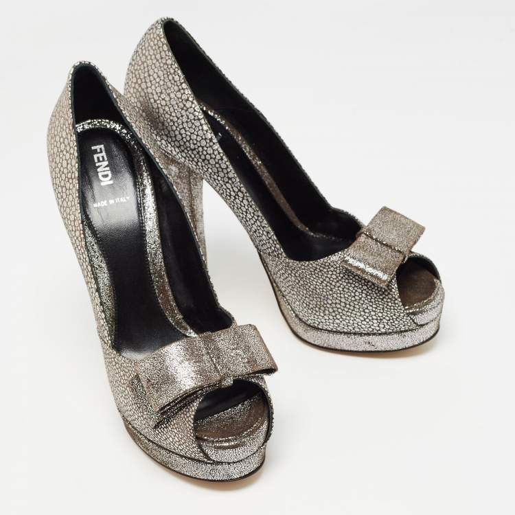 Pre Owned Fendi Silver/Grey Brocade Fabric and Suede Bow Open Toe Platform Pumps Size 40