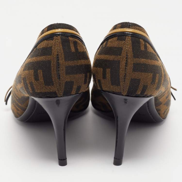 مملوكة مسبقًا Fendi Brown/Black Tobacco Zucca Canvas and Patent Leather Bow Pumps Size 41