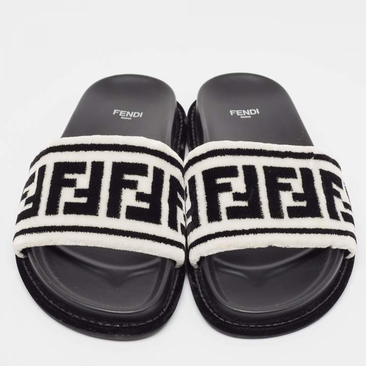 Pre Owned Fendi Black/White Fur FF Flat Slides Size 38.5
