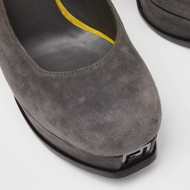 مملوكة مسبقًا Fendi Grey Suede Fendista Platform Pumps Size 37