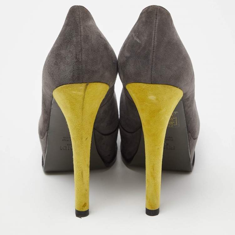 مملوكة مسبقًا Fendi Grey Suede Fendista Platform Pumps Size 37