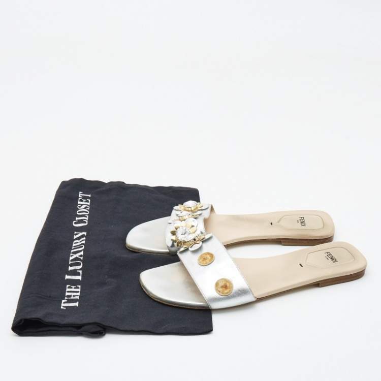 Pre Owned Fendi Silver Leather Flowerland Flat Slides Size 40.5