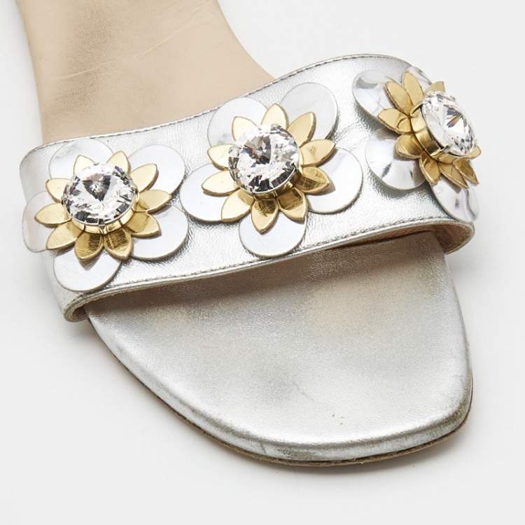 Pre Owned Fendi Silver Leather Flowerland Flat Slides Size 40.5