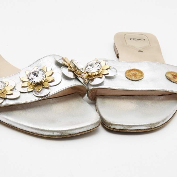 Pre Owned Fendi Silver Leather Flowerland Flat Slides Size 40.5
