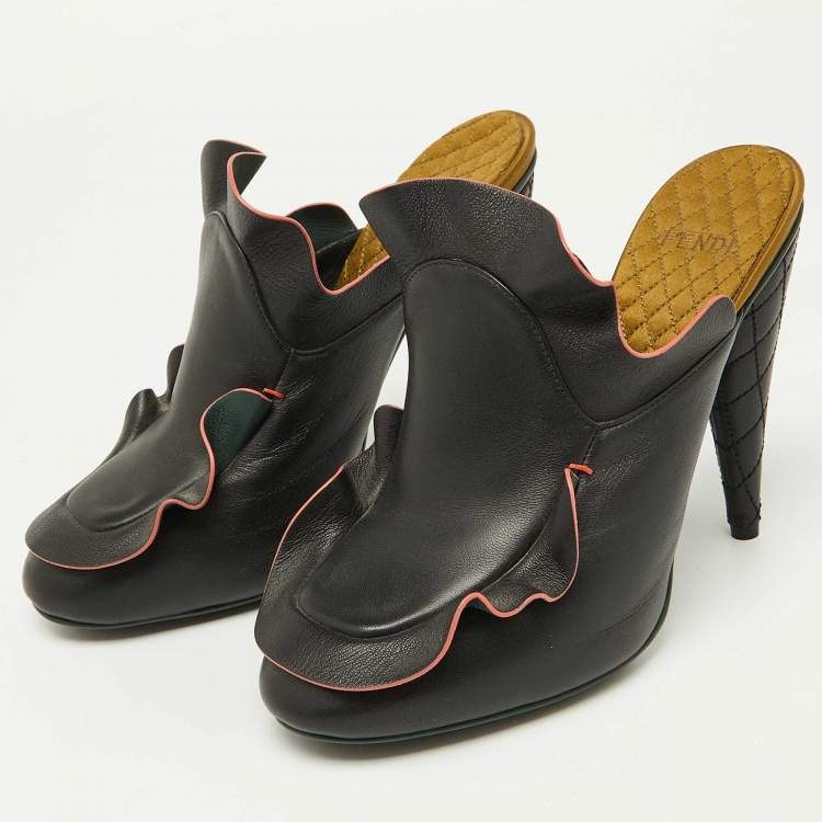 Pre Owned Fendi Black Ruffled Leather Mules Size 38.5