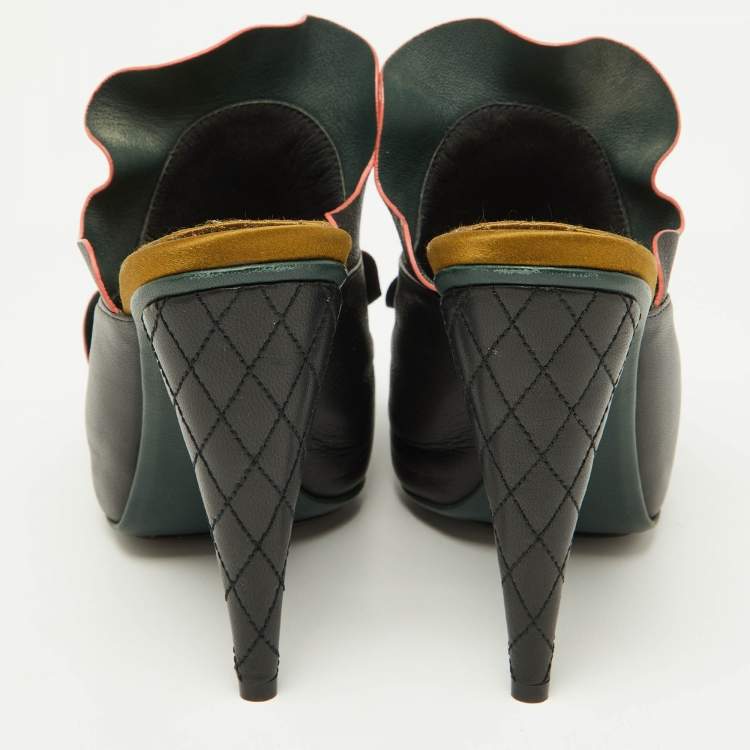 Pre Owned Fendi Black Ruffled Leather Mules Size 38.5
